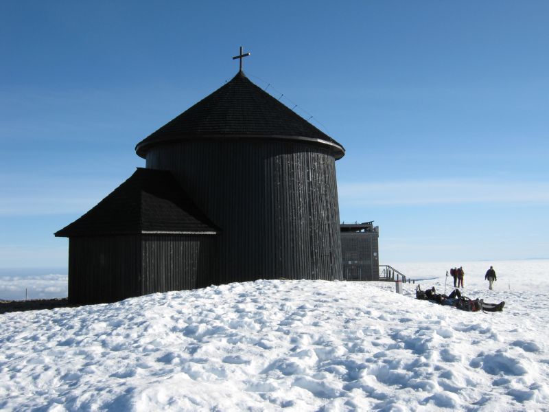 2009-11-01 Snezka (18) summit chapel